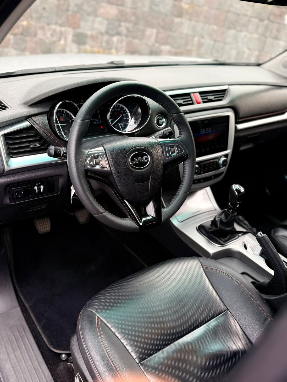 JAC T8 LUXURY